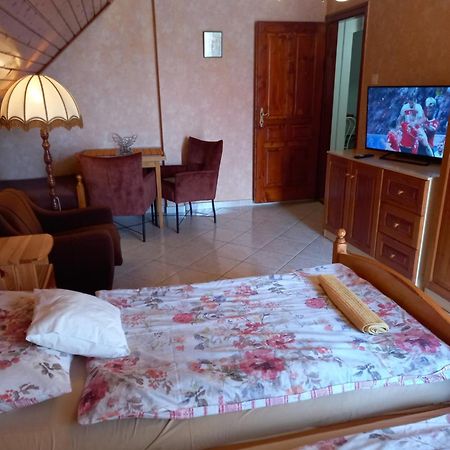 Appartamento Gizella Haz Keszthely Esterno foto