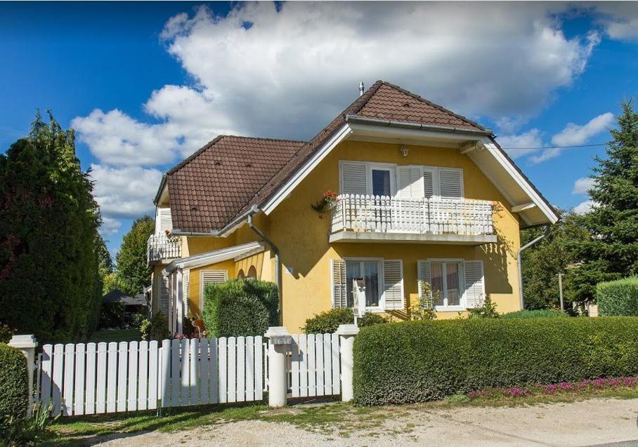 Appartamento Gizella Haz Keszthely Esterno foto