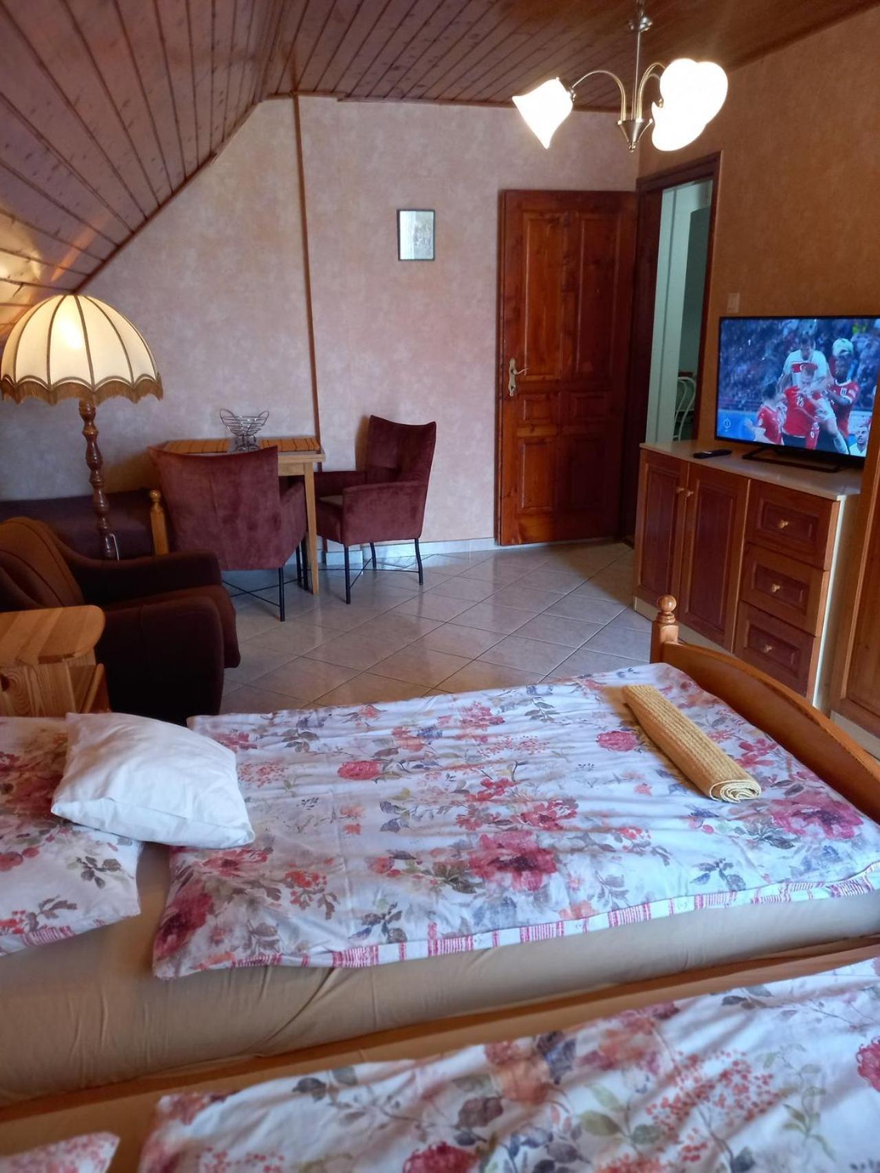 Appartamento Gizella Haz Keszthely Esterno foto