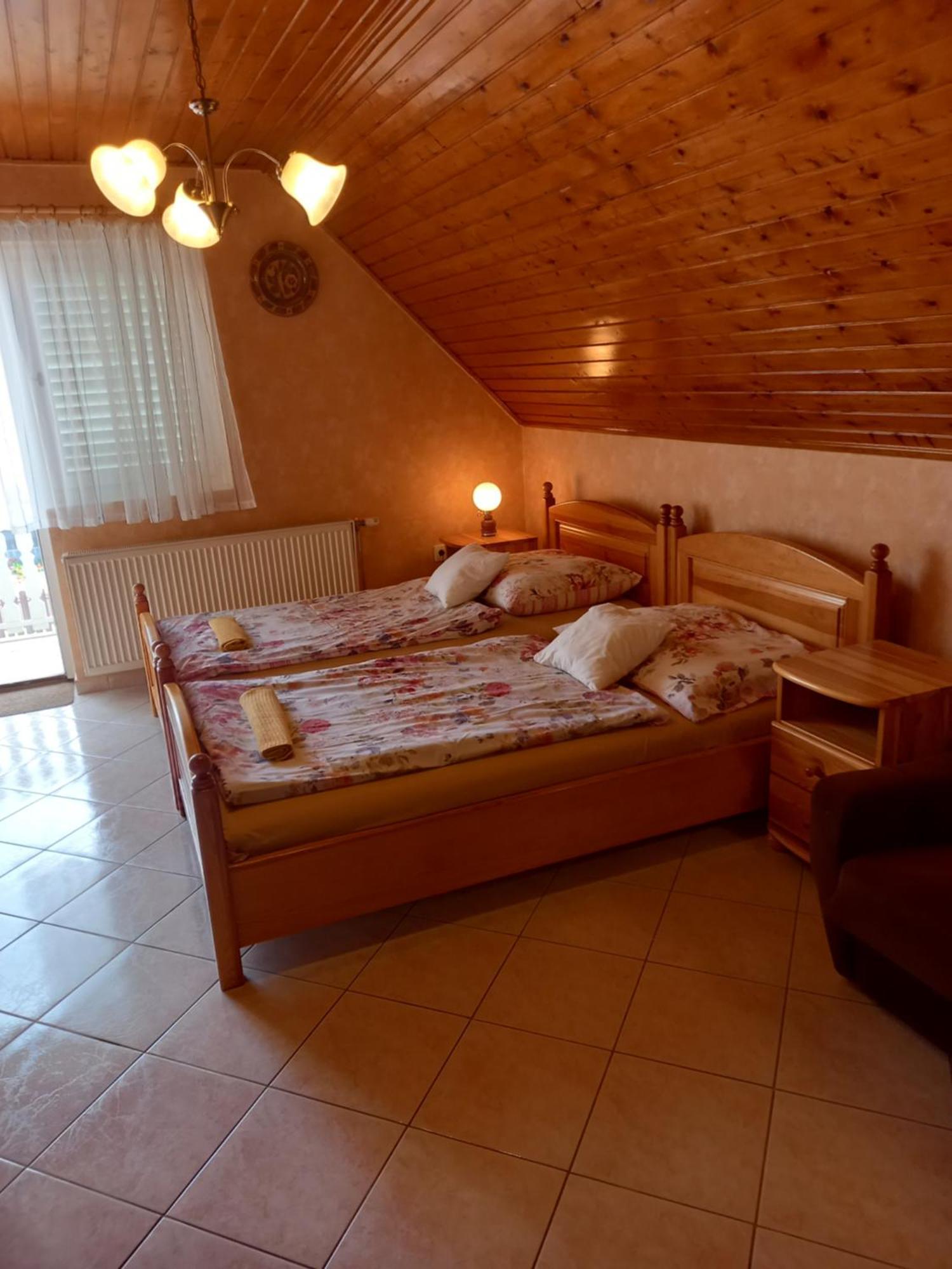Appartamento Gizella Haz Keszthely Esterno foto